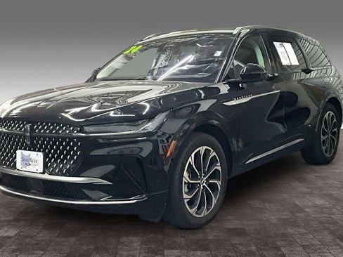 Used 2024 Lincoln Nautilus Reserve image 24