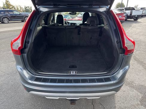Used 2017 Volvo XC60 T5 Dynamic w/ Preferred Option Package image 5