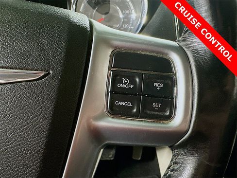 Used 2012 Chrysler Town & Country Touring image 34