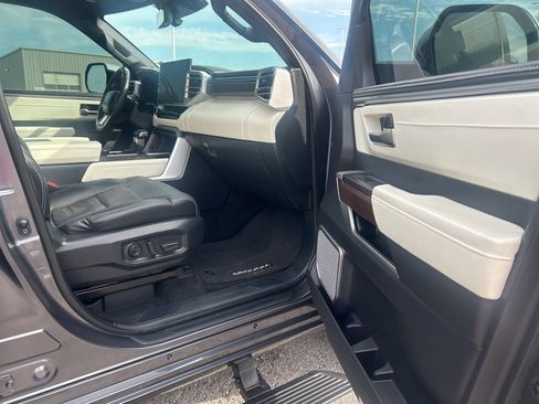 Used 2024 Toyota Sequoia Capstone image 18