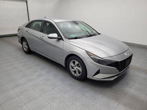 Used 2021 Hyundai Elantra SE FWD image 11