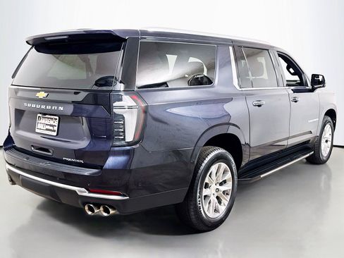 Certified 2025 Chevrolet Suburban Premier AWD/4WD image 4