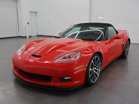 Used 2013 Chevrolet Corvette 427 w/ 1SB Preferred Equipment Group RWD image 7