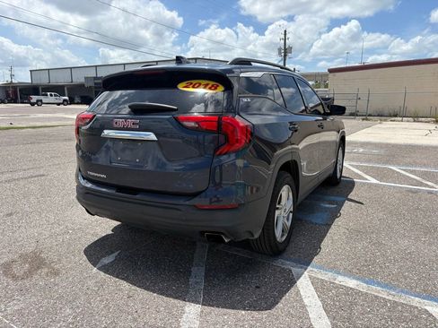 Used 2018 GMC Terrain SLE w/ Driver Convenience Package FWD image 3