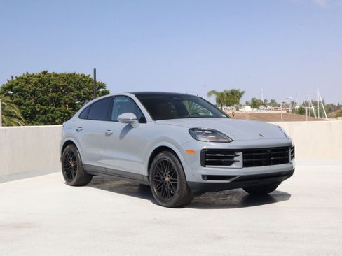 New 2026 Porsche Cayenne Coupe AWD/4WD image 7