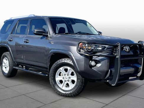 Used 2016 Toyota 4Runner SR5 image 3