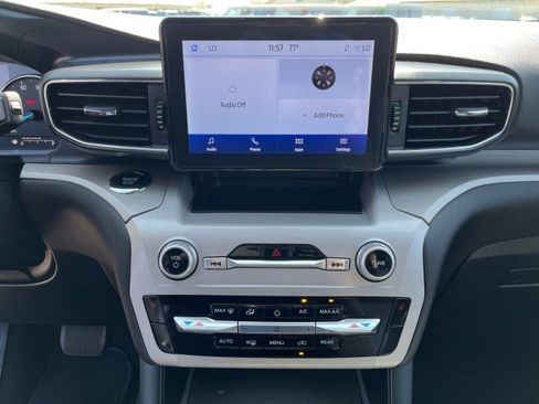 Used 2023 Ford Explorer XLT w/ Equipment Group 202A image 18