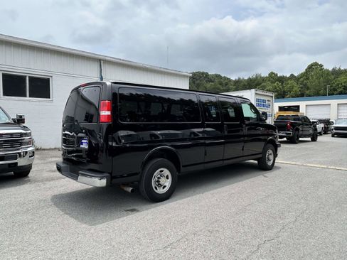 Used 2025 Chevrolet Express 3500 LT w/ LT Preferred Equipment Group RWD image 3