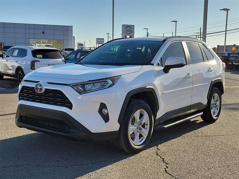 Used 2021 Toyota RAV4 XLE w/ Convenience Package image 5