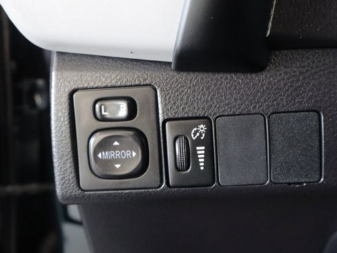 Used 2017 Toyota Corolla LE w/ Carpet Mat Package (TMS) FWD image 17