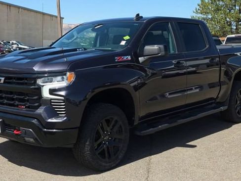 Used 2022 Chevrolet Silverado 1500 LT Trail Boss w/ Convenience Package II AWD/4WD image 4