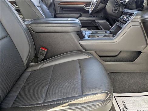 Used 2024 GMC Sierra 3500 Denali w/ Denali Reserve Package image 20