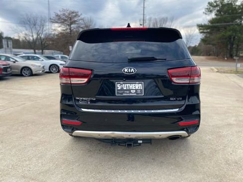Used 2017 Kia Sorento SX image 4