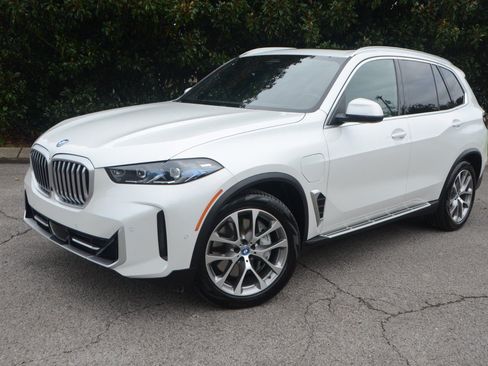 Used 2025 BMW X5 xDrive50e AWD/4WD image 5