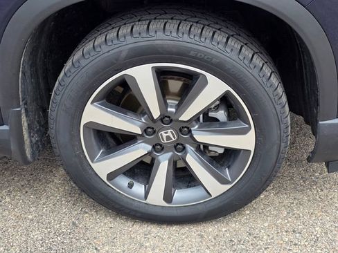 Used 2025 Honda Pilot Touring image 6