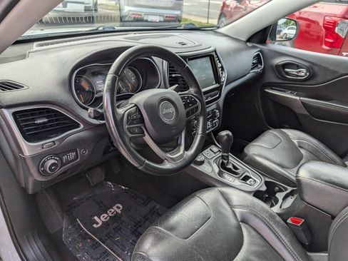Used 2019 Jeep Cherokee Limited AWD/4WD image 10