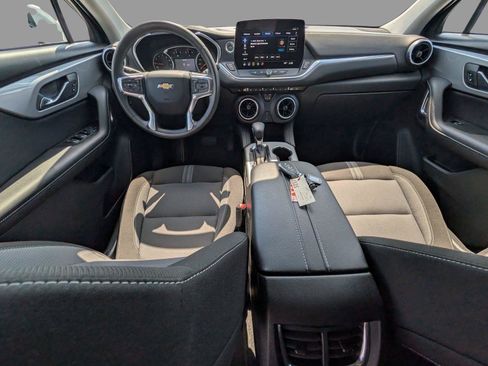 Used 2025 Chevrolet Blazer LT FWD image 29