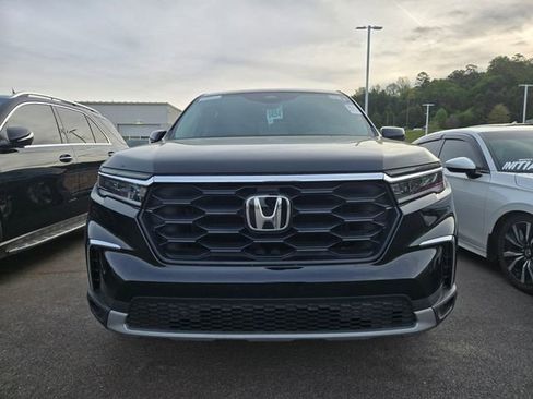 Used 2025 Honda Pilot EX-L image 2