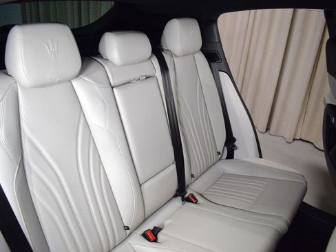 Used 2023 Maserati Grecale Modena AWD/4WD image 20