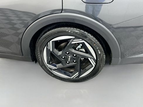 Used 2025 Kia K4 EX image 28