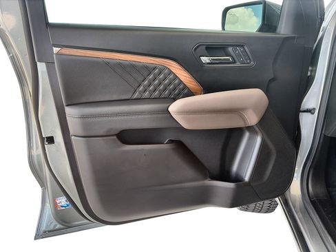 Certified 2025 GMC Canyon Denali AWD/4WD image 23