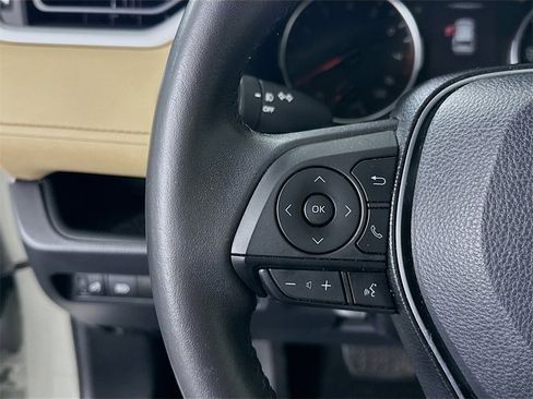 Certified 2020 Toyota RAV4 XLE Premium image 21