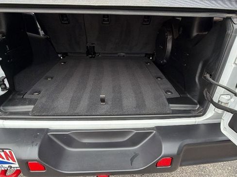 Used 2021 Jeep Wrangler Unlimited Rubicon w/ Xtreme Recon 35" Tire Package image 10