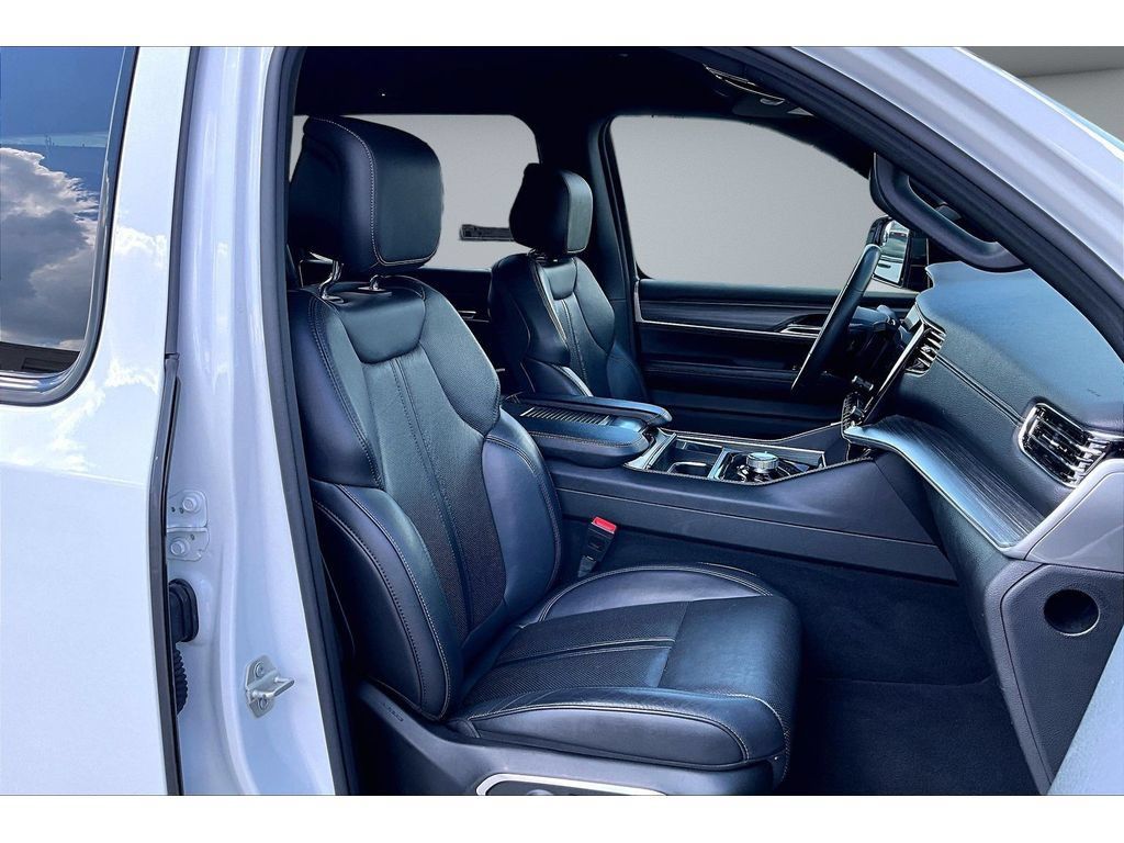 Certified 2024 Jeep Wagoneer Series II w/ Flexible Seating Group AWD/4WD image 51