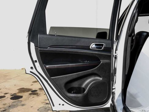 Used 2018 Jeep Grand Cherokee Trailhawk w/ Trailhawk Luxury Group image 46