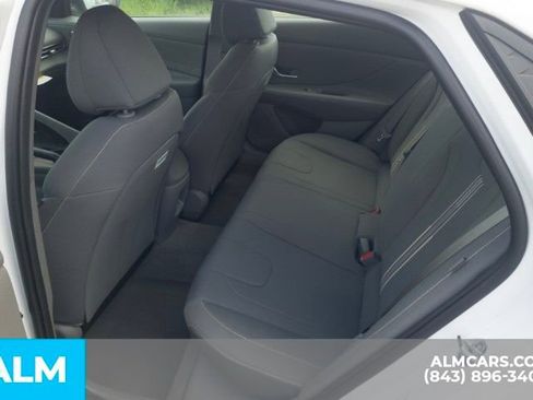 Certified 2025 Hyundai Elantra Sport image 16