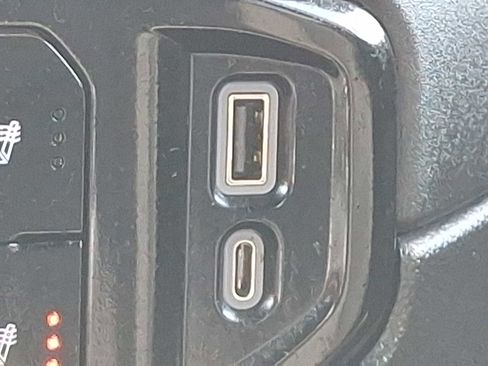 Used 2022 Chevrolet Silverado 1500 LT image 25