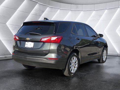 Used 2019 Chevrolet Equinox LS FWD image 3
