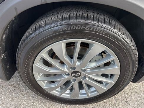 Certified 2023 INFINITI QX50 Luxe image 9