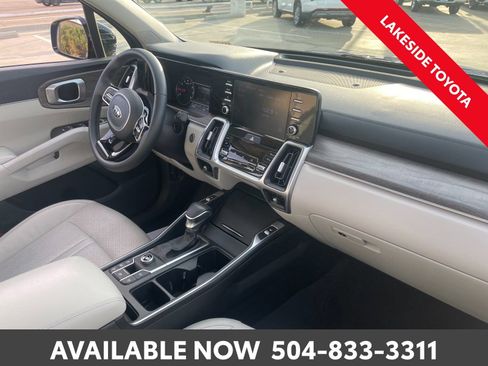 Used 2021 Kia Sorento EX w/ Panoramic Sunroof Package image 16