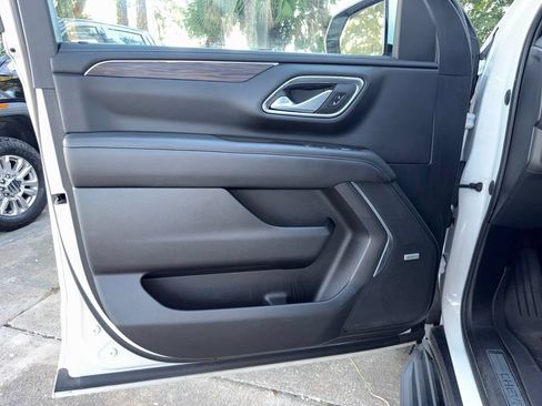 Used 2022 Chevrolet Suburban LT AWD/4WD image 20