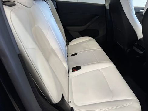 Used 2023 Tesla Model Y AWD image 8
