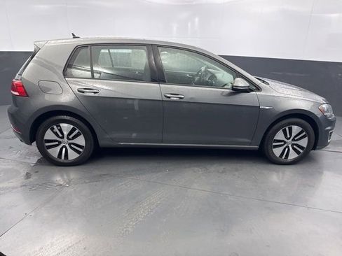 Used 2019 Volkswagen e-Golf SE w/ Driver Assistance Package image 9