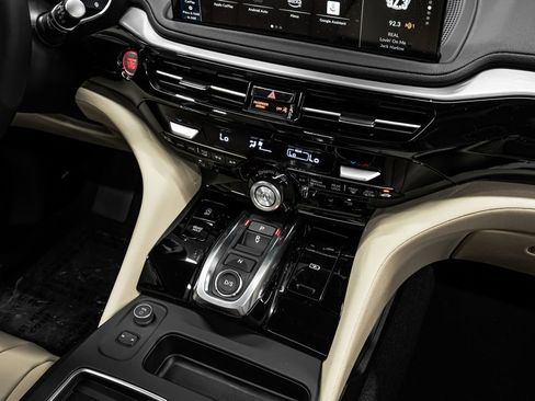 New 2026 Acura MDX SH-AWD image 25