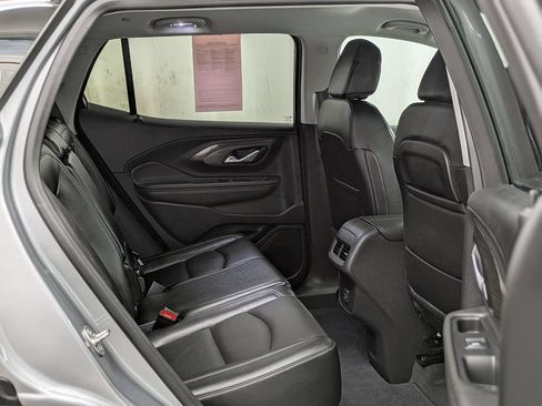 Used 2024 GMC Terrain SLT AWD/4WD image 31