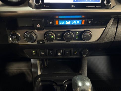 Used 2021 Toyota Tacoma Limited w/ Nightshade Package AWD/4WD image 12