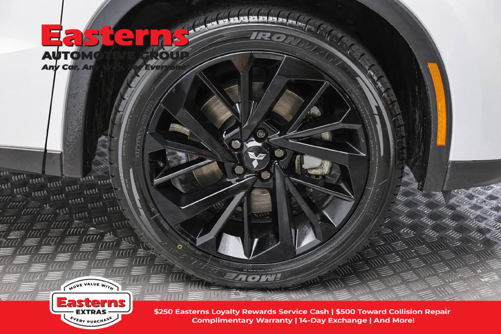 Used 2023 Mitsubishi Outlander SE Black Edition AWD/4WD image 32