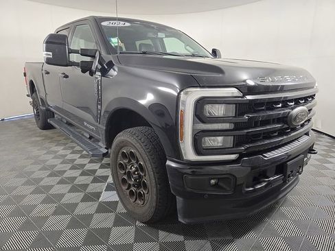 Used 2024 Ford F250 Lariat w/ Lariat Ultimate Package AWD/4WD image 4