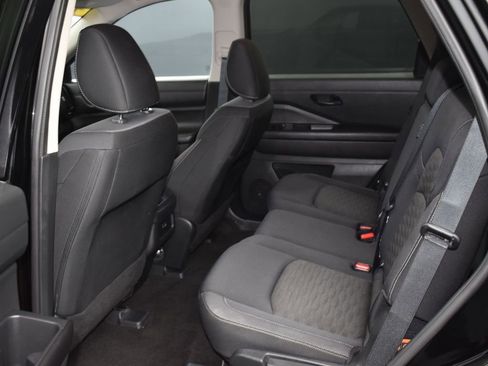 Used 2024 Nissan Pathfinder S AWD/4WD image 11