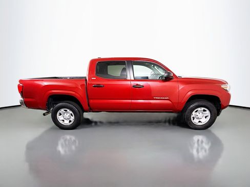 Used 2019 Toyota Tacoma SR5 RWD image 11