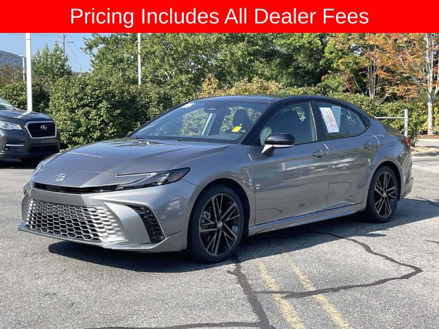 Used 2025 Toyota Camry XSE FWD image 1