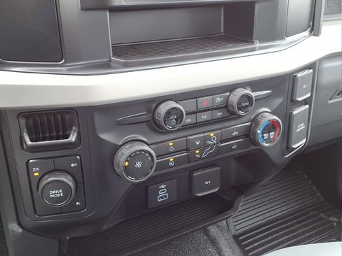 New 2025 Ford F550 4x4 Regular Cab Super Duty image 7