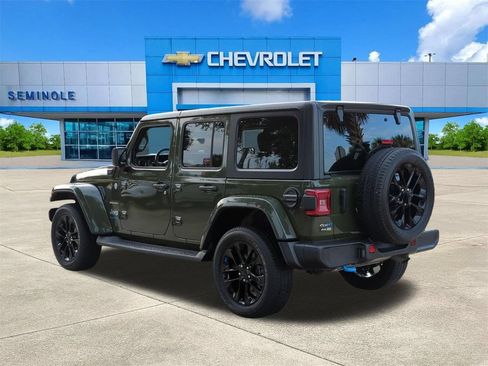 Used 2023 Jeep Wrangler Unlimited Sahara w/ Cold Weather Group AWD/4WD image 3