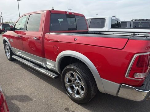 Used 2018 RAM 1500 Laramie w/ Convenience Group AWD/4WD image 8