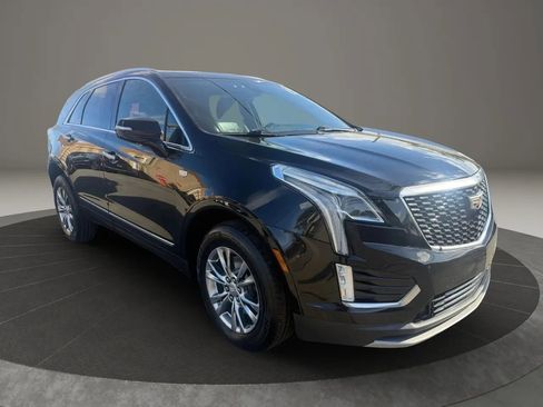Used 2020 Cadillac XT5 Premium Luxury FWD image 3