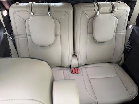 Used 2022 Lincoln Aviator Reserve w/ Equipment Group 201A AWD/4WD image 12